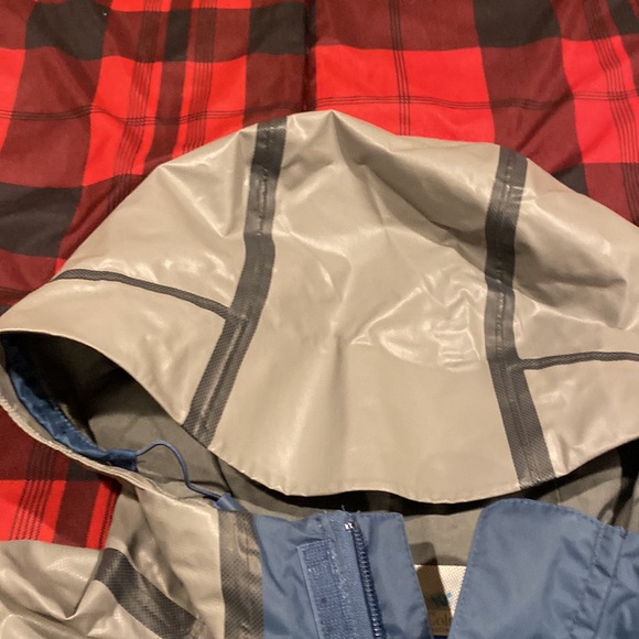 Columbia out dry waterproof jacket - Picture 5 of 10